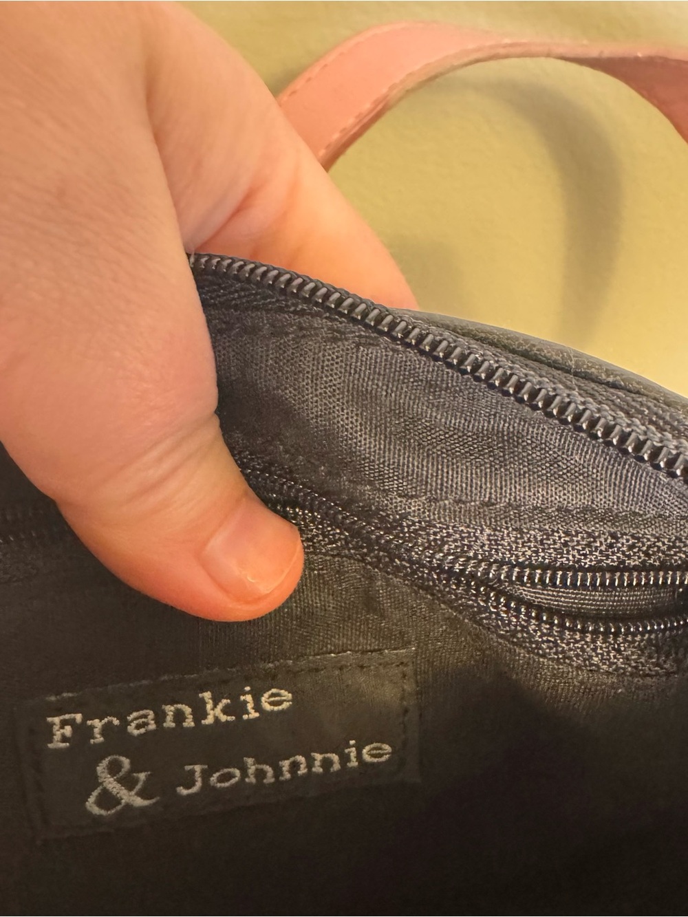 Y2K Frankie and Johnnie ‘t’ initial purse - Picture 6 of 8